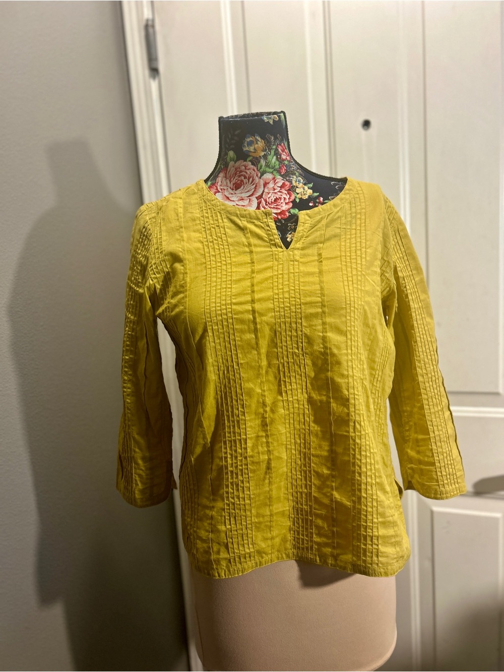 Anokhi Blouse Medium Yellow Cotton Pintuck Split Neck 3/4 Sleeve Top Boho GUC